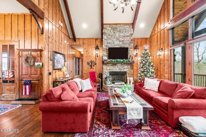 2863 Summit Trails Dr, Sevierville, TN 37862