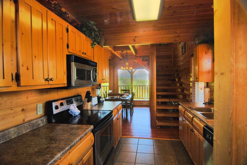 2863 White Oak Ridge Ln, Sevierville, TN 37862