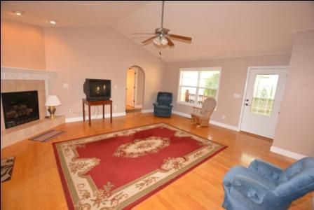2864 English Valley Ln, Sevierville, TN 37876