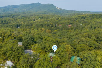 2864 Pine Haven Dr, Sevierville, TN 37862