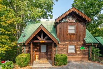 2864 Pine Haven Dr, Sevierville, TN 37862