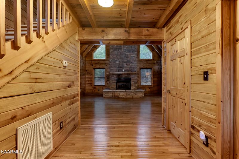 2865 Overlook View Rd, Walland, TN 37886