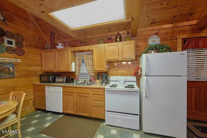2866 Indigo Ln, Sevierville, TN 37862