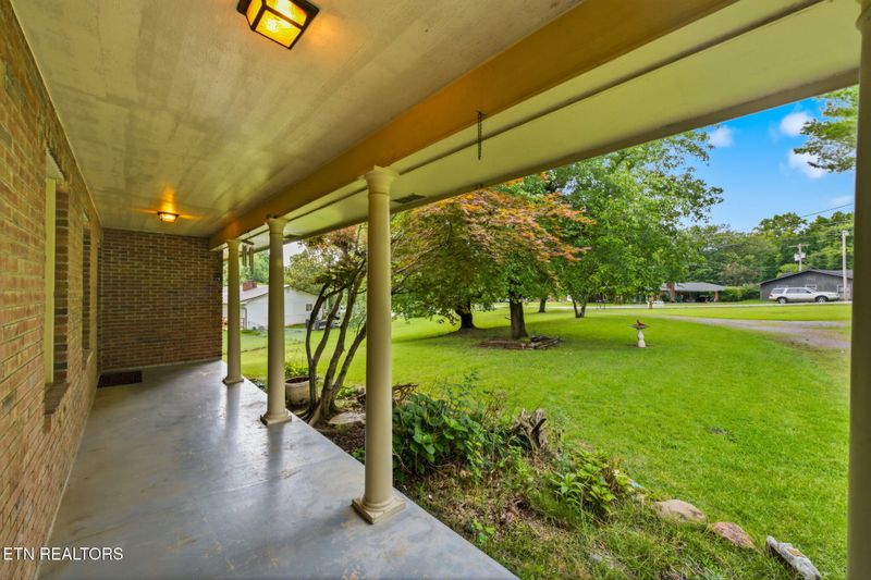 2866 Williams Ferry Rd, Lenoir City, TN 37771