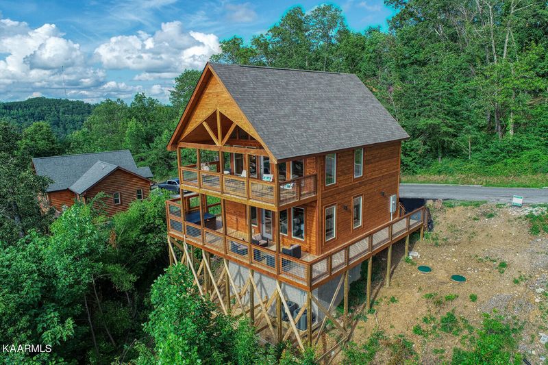 2868 Eagle Crest Way, Sevierville, TN 37876
