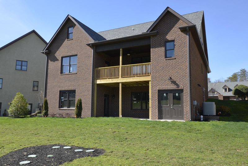 287 Augusta Ln, Lenoir City, TN 37772