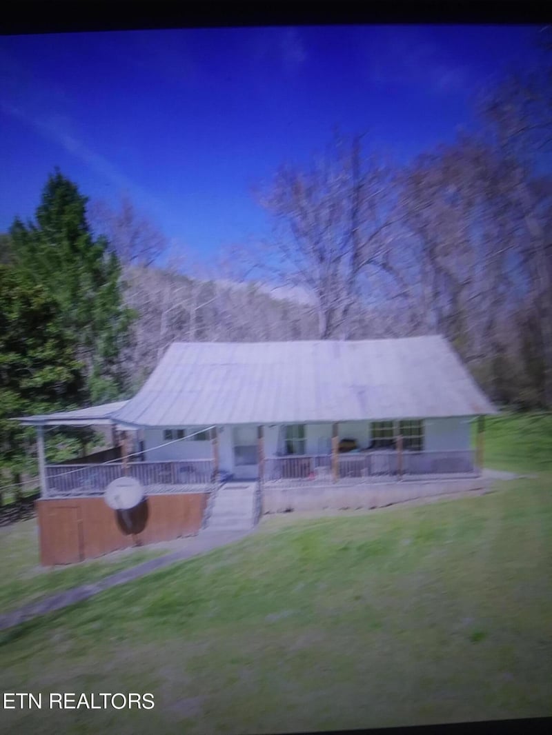 287 Edith Ln, Washburn, TN 37888