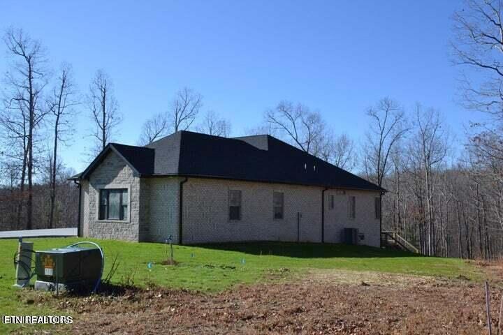 287 Hickory Gap Ln, Crossville, TN 38571