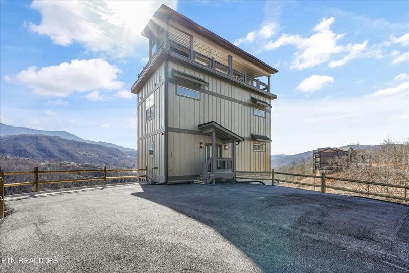 287 Laurel Oaks Way, Gatlinburg, TN 37738