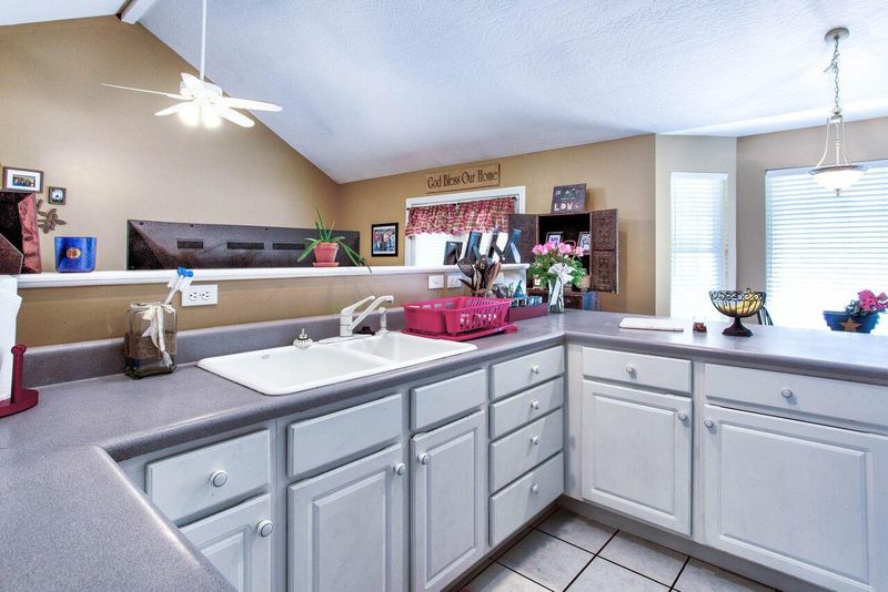 287 Mountain Perkins Ln, Jacksboro, TN 37757