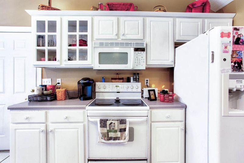 287 Mountain Perkins Ln, Jacksboro, TN 37757
