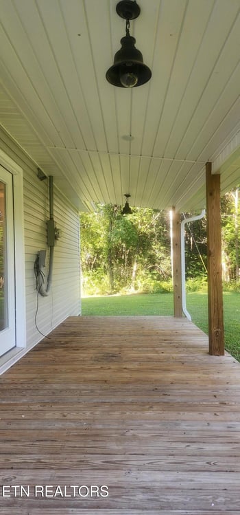 287 Shady Ln, Oneida, TN 37841