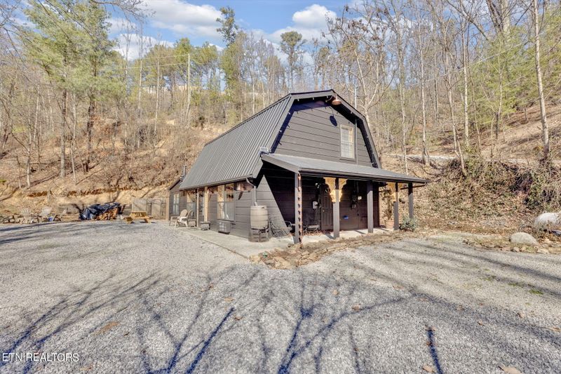 2870 Indigo Ln, Sevierville, TN 37862