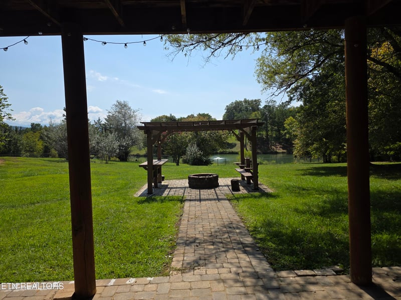 2875 E Walnut Grove Rd, Sevierville, TN 37876