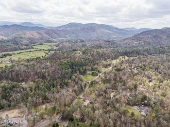 2875 Mcmahan Sawmill Rd, Sevierville, TN 37862