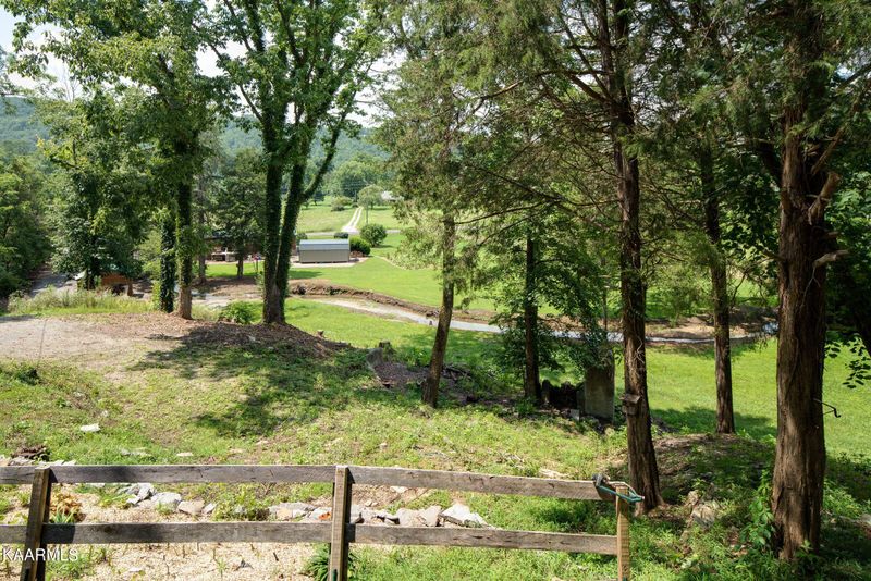 2876 Dutch Valley Rd, Clinton, TN 37716