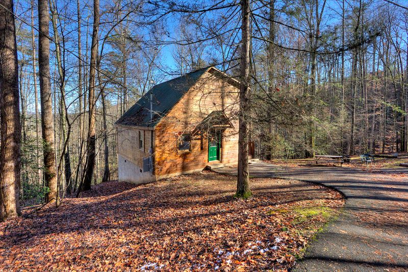 2879 Joyner Hills Ln, Sevierville, TN 37876