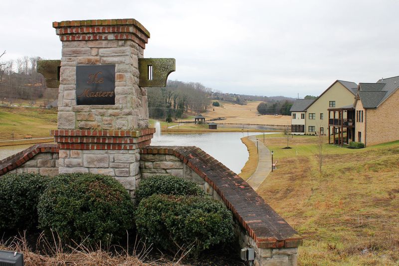 288 Augusta Ln, Lenoir City, TN 37772