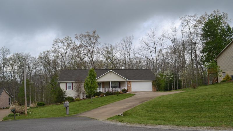 288 Clinton Wright Ln, Crossville, TN 38572