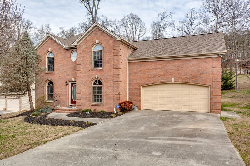 288 Country Run Cir, Powell, TN 37849
