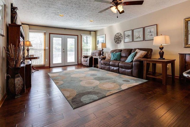 288 Sioux Tr, Jacksboro, TN 37757