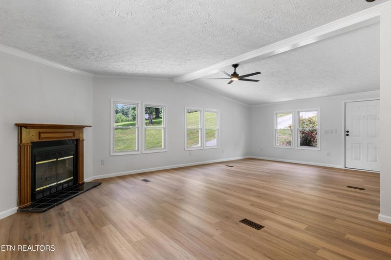 288 Vanover Ln, Jacksboro, TN 37757