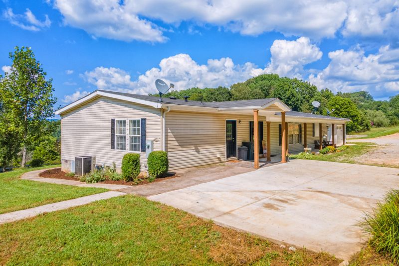 288 W Sudenny Rd, Lafollette, TN 37766