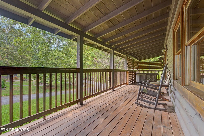 2882 Easy St, Sevierville, TN 37862