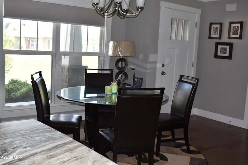 2888 Alden Glenn Ct, Sevierville, TN 37876