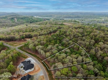 289 Flip Flop Way, Loudon, TN 37774