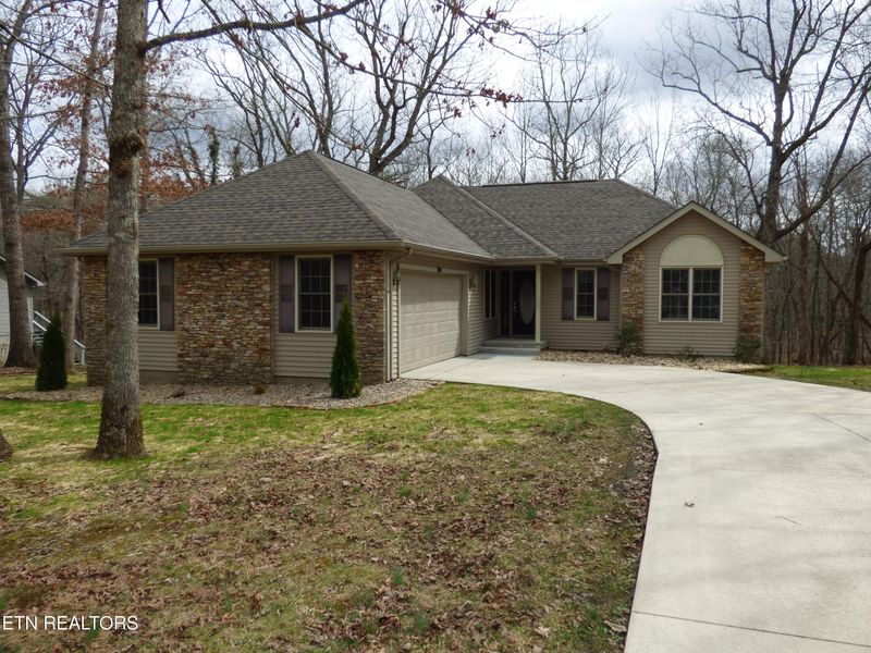289 Kings Down Dr, Crossville, TN 38558