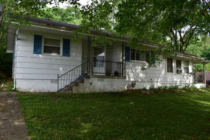 289 Pentecost Rd, Oneida, TN 37841