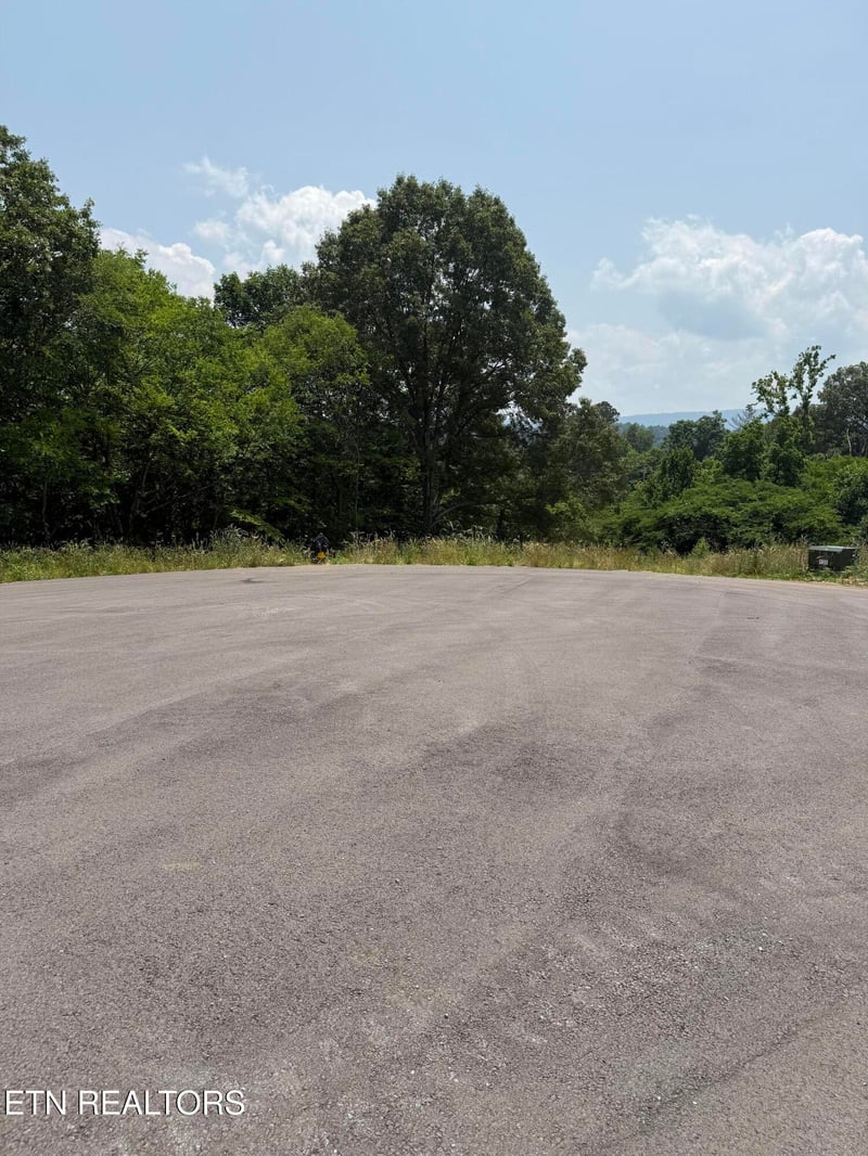 2897 Norcross Rd, Maryville, TN 37803