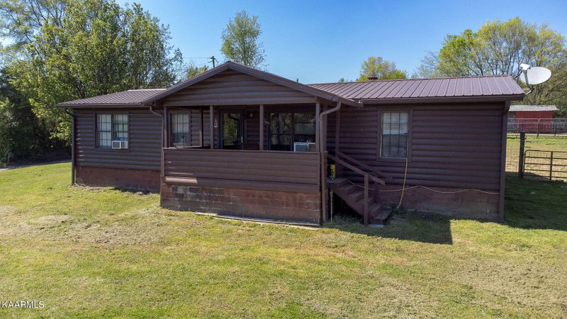 2898 White Rd, Loudon, TN 37774