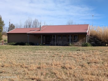 29 Brady Ln, Crossville, TN 38555
