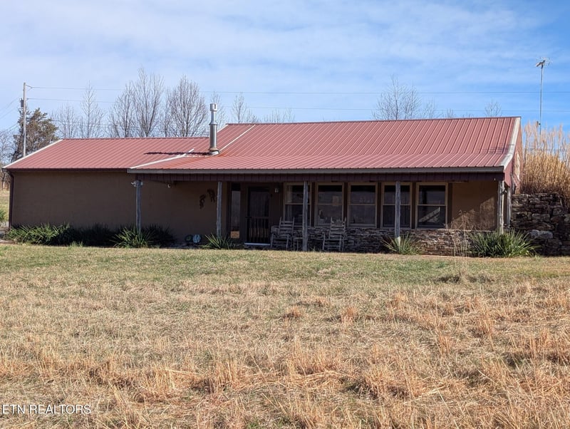 29 Brady Ln, Crossville, TN 38555