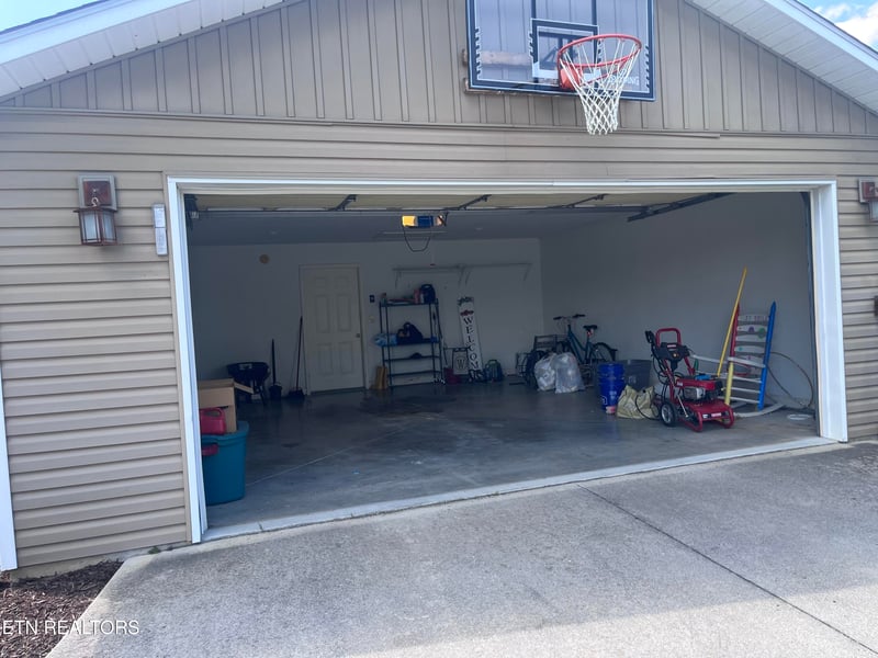 29 Mount Vernal Rd, Rockwood, TN 37854