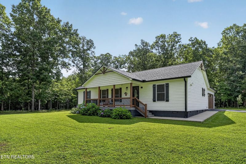 29 Mountain Ash Dr, Monterey, TN 38574