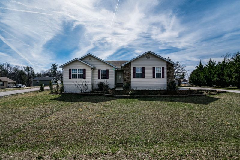 29 Premier Dr, Crossville, TN 38555