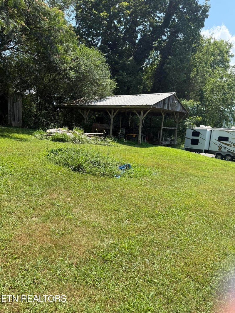 290 Bull Run Rd, Powell, TN 37849
