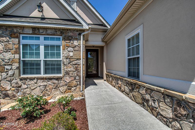 290 Morning Dove Dr, Vonore, TN 37885