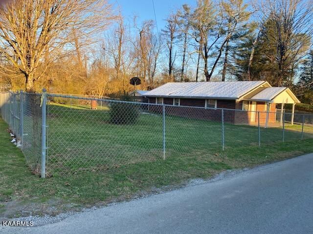290 Smokey Rd, Rutledge, TN 37861