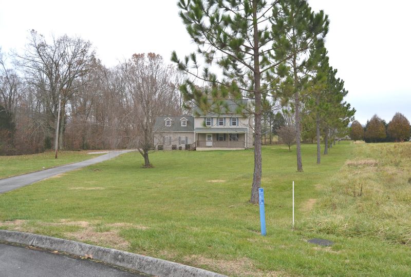 290 Springwood Dr, Bean Station, TN 37708