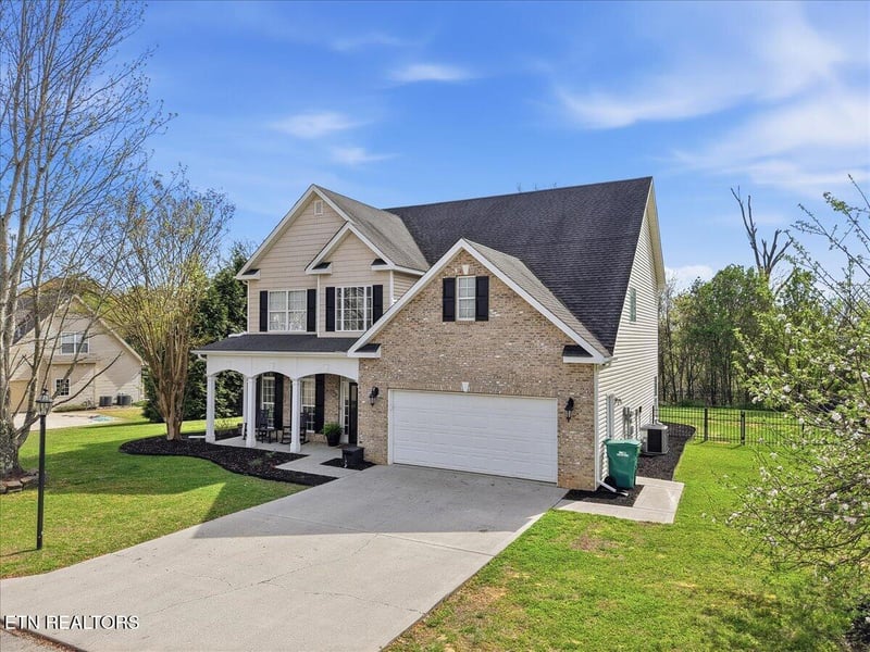 2900 Timber Green Ln, Knoxville, TN 37921