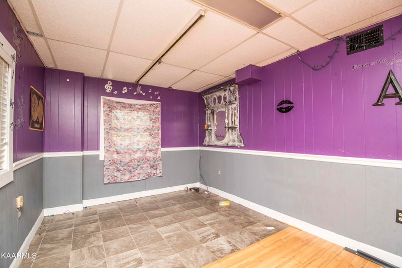 2901 Shipe Rd, Mascot, TN 37806