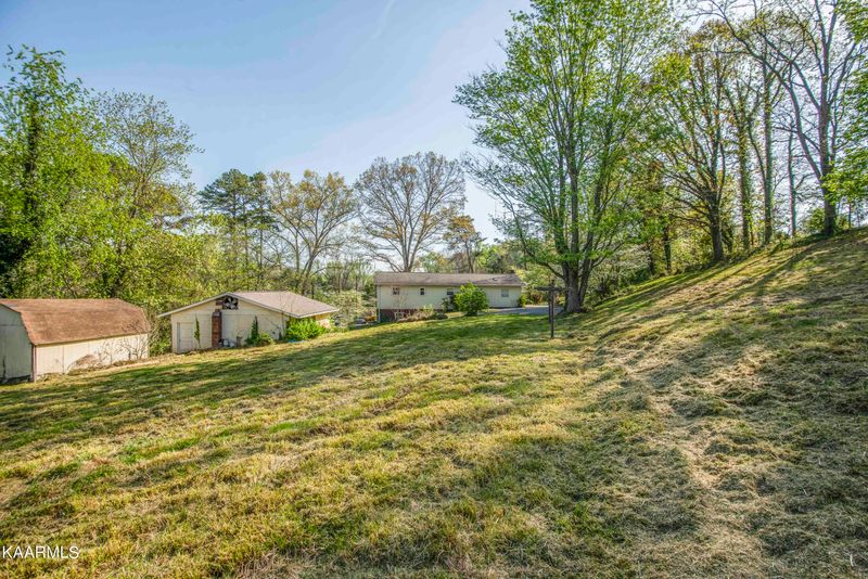 2901 Shipe Rd, Mascot, TN 37806