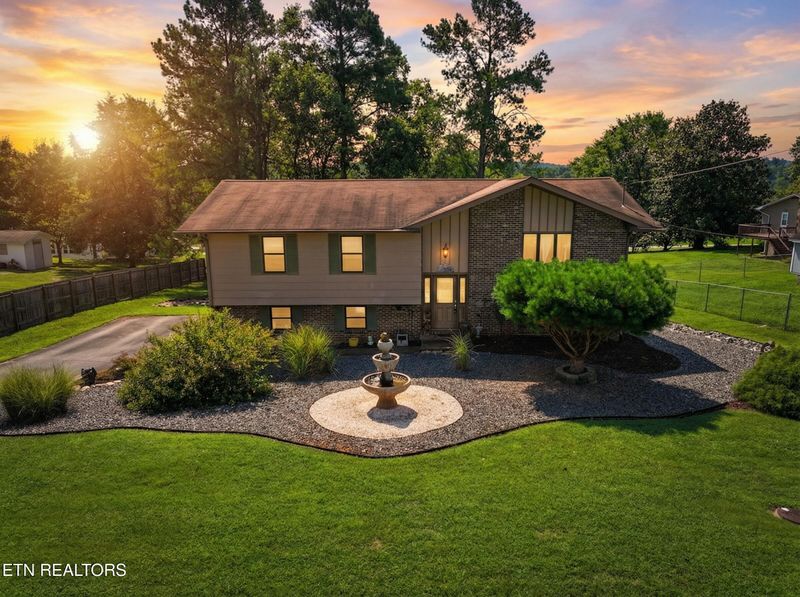 2903 Cedar Cir, Lenoir City, TN 37772