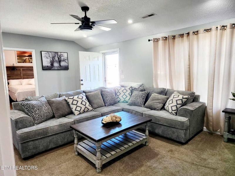 2904 Boyds Creek Hwy #4, Sevierville, TN 37876
