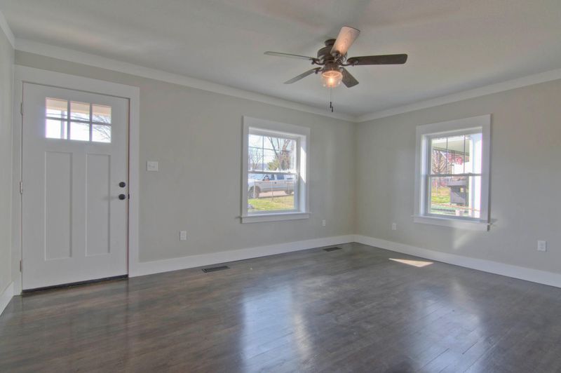 2904 Henegar Rd, Knoxville, TN 37917