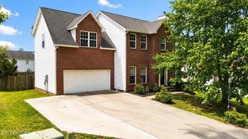 2904 Oakleigh Township Dr, Knoxville, TN 37921